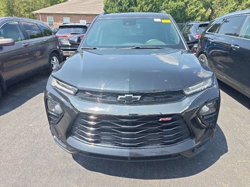 Used 2023 Chevrolet TrailBlazer RS w/ Sun and Liftgate Package AWD/4WD image 2