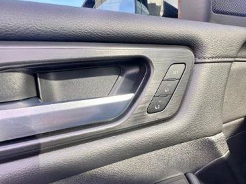 Certified 2025 Nissan Armada Platinum image 25