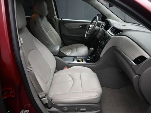 Used 2016 Chevrolet Traverse LT image 40