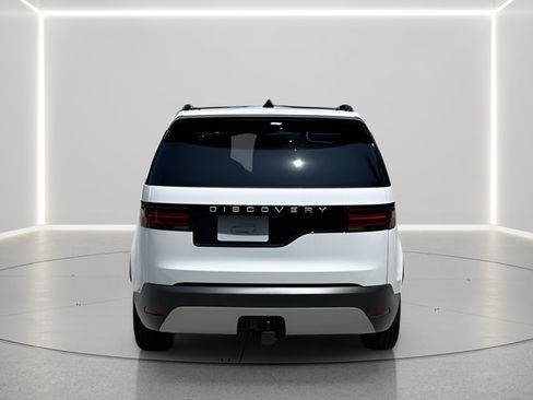 Certified 2025 Land Rover Discovery S AWD/4WD image 4