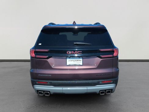 Used 2024 GMC Acadia Elevation image 4