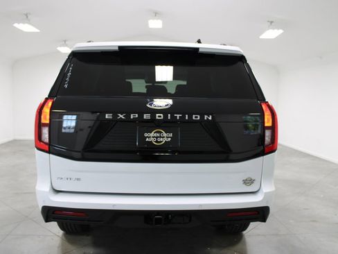 New 2026 Ford Expedition Active RWD image 7