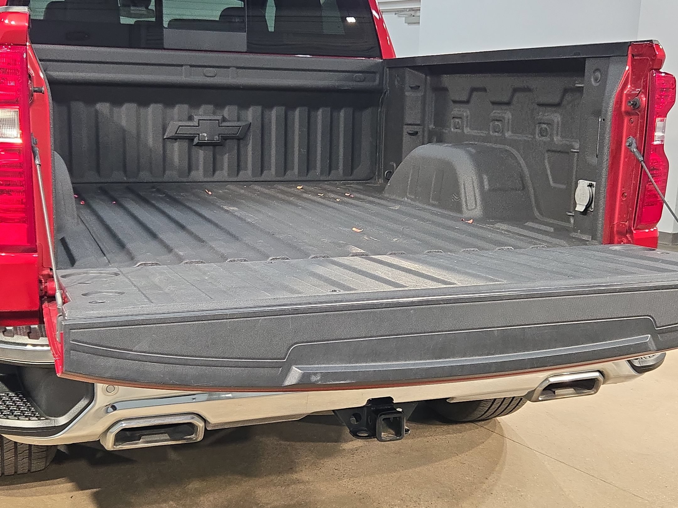 Used 2022 Chevrolet Silverado 1500 LT AWD/4WD image 18