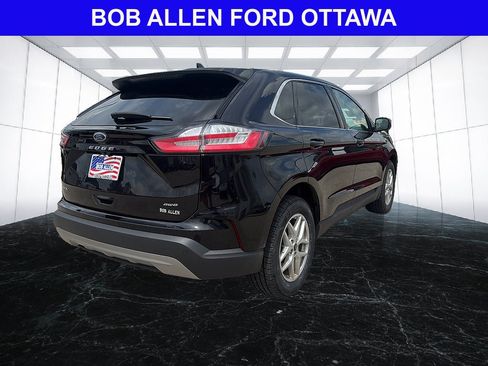 Used 2023 Ford Edge SEL w/ Convenience Package AWD/4WD image 4