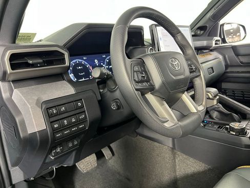 Used 2025 Toyota 4Runner Trailhunter image 23