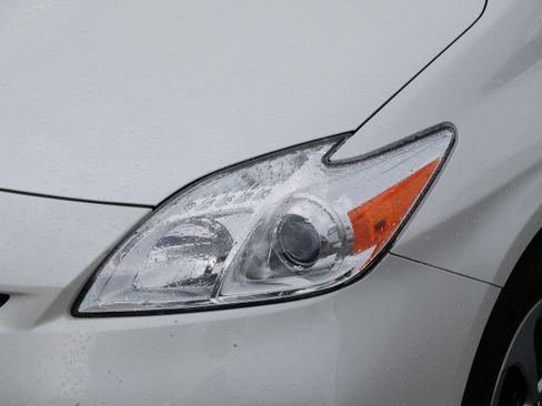Used 2014 Toyota Prius Three FWD image 3