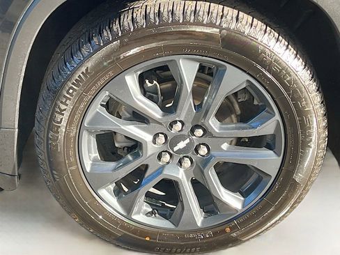 Used 2021 Chevrolet Traverse RS image 34