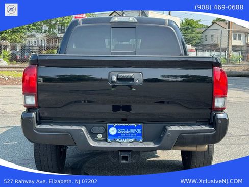 Used 2019 Toyota Tacoma Limited image 3