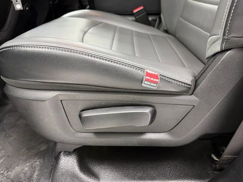 Used 2022 RAM 1500 Tradesman w/ Chrome Appearance Group AWD/4WD image 26