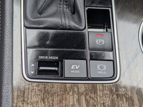 Used 2025 Toyota Sienna Platinum image 14