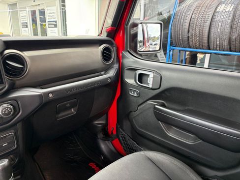 Used 2019 Jeep Wrangler Unlimited Sport S AWD/4WD image 24