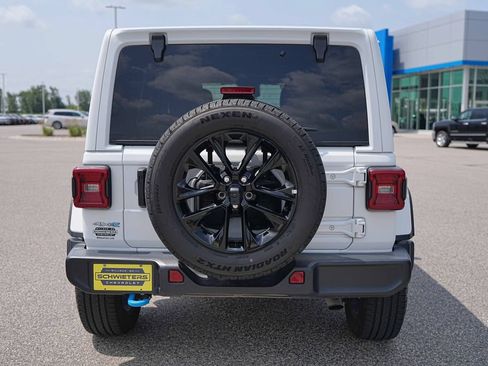 Used 2024 Jeep Wrangler Unlimited Sahara AWD/4WD image 7