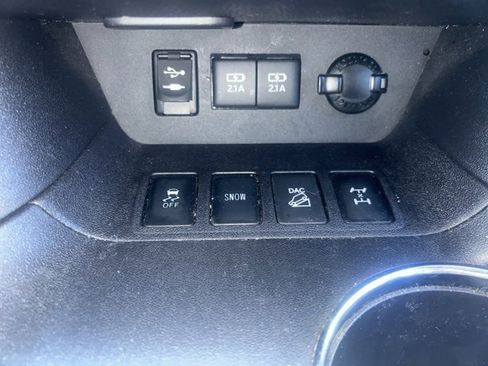 Used 2017 Toyota Highlander XLE image 25