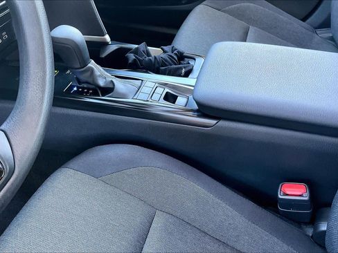 Used 2025 Toyota Camry LE image 13