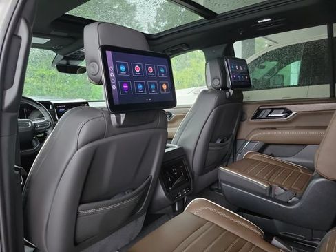 Used 2025 GMC Yukon Denali Ultimate AWD/4WD image 21