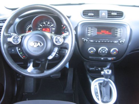 Used 2016 Kia Soul FWD image 26