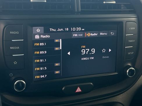 Used 2023 Kia Soul LX w/ Option Group 015 FWD image 19