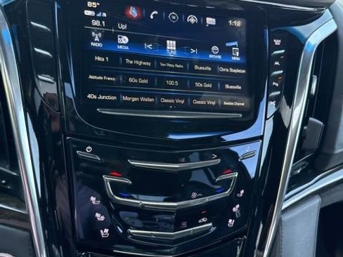 Used 2018 Cadillac Escalade Platinum image 14