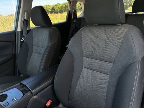 Used 2024 Nissan Rogue SV FWD image 12