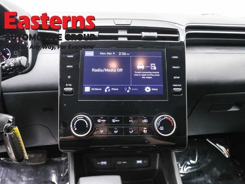 Used 2023 Hyundai Tucson SE image 12