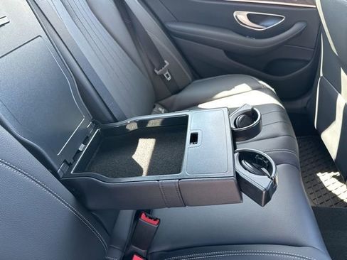 Used 2023 Mercedes-Benz E 350 4MATIC Sedan image 19