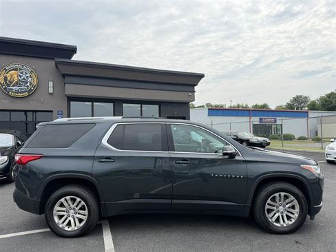 Used 2018 Chevrolet Traverse LT FWD image 5