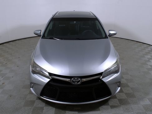 Used 2017 Toyota Camry XSE FWD image 4
