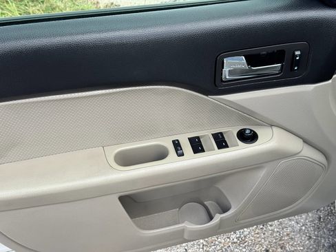 Used 2009 Ford Fusion SEL FWD image 12