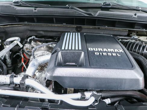Used 2023 Chevrolet Silverado 1500 LT Trail Boss AWD/4WD image 30