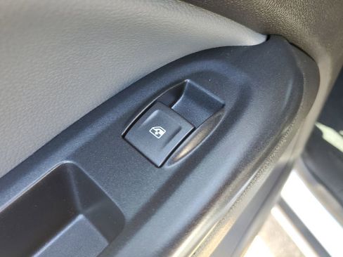 Used 2021 Chevrolet Colorado Z71 AWD/4WD image 17