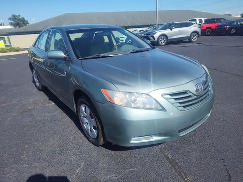 Used 2007 Toyota Camry LE FWD image 3