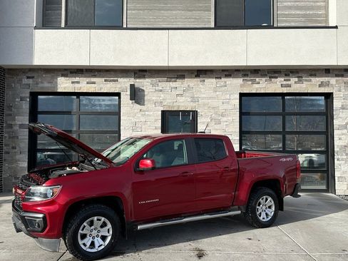 Used 2021 Chevrolet Colorado LT w/ LT Convenience Package AWD/4WD image 24