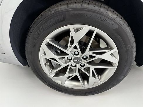 Used 2025 Genesis GV70 2.5T AWD/4WD image 30