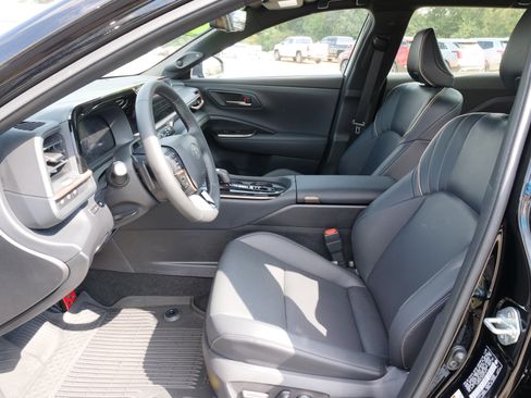 Used 2025 Toyota Crown Signia image 16