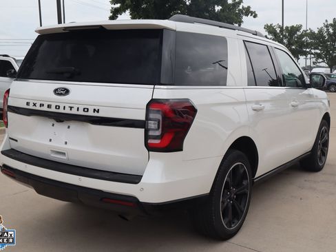 Certified 2024 Ford Expedition Limited AWD/4WD image 3