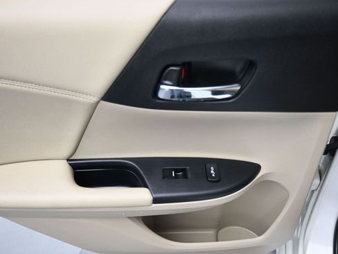 Used 2017 Honda Accord Touring image 33