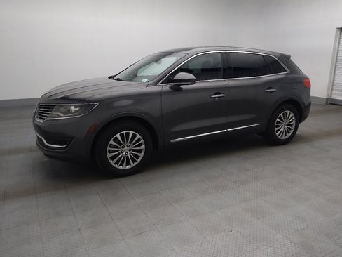 Used 2018 Lincoln MKX Select w/ Select Plus Package FWD image 2
