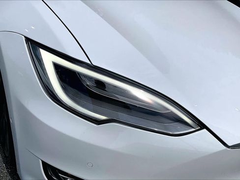 Used 2021 Tesla Model S Long Range Plus AWD/4WD image 26