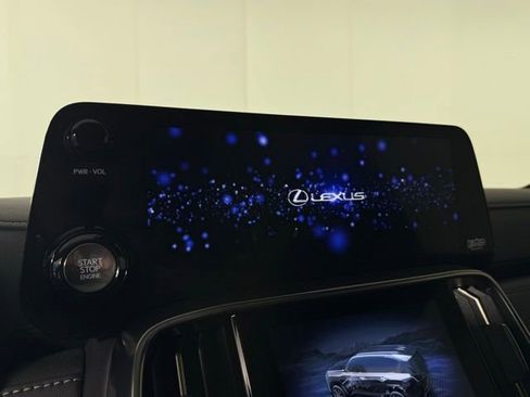 Used 2024 Lexus LX 600 4WD w/ Premium Package image 24