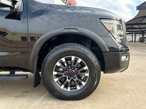 Used 2024 Nissan Titan PRO-4X w/ Pro-4x Convenience Package image 5