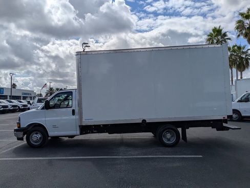 New 2025 Chevrolet Express 4500 Extended w/ Power Convenience Package image 8