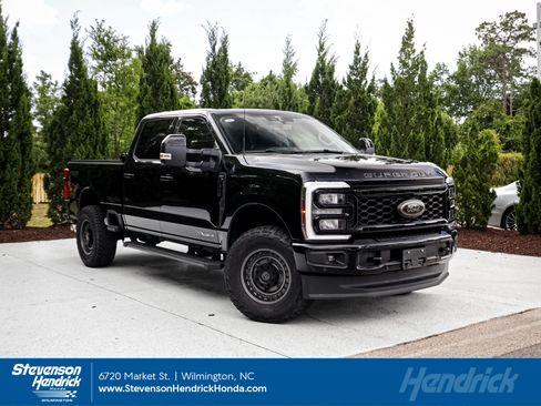 Used 2025 Ford F350 Lariat w/ Lariat Ultimate Package AWD/4WD image 1