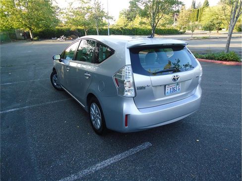 Used 2012 Toyota Prius V Two image 8