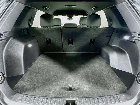Used 2025 GMC Terrain Elevation AWD/4WD image 27
