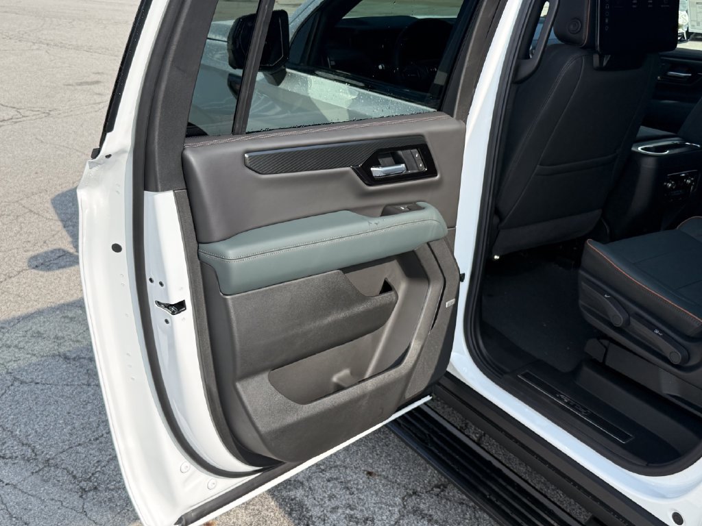 New 2026 GMC Yukon XL AT4 w/ AT4 Premium Plus Package AWD/4WD image 29