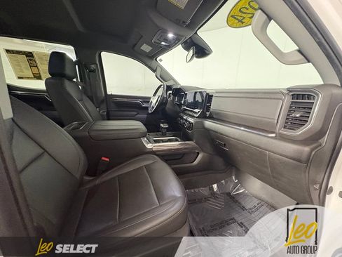 Used 2024 Chevrolet Silverado 1500 LTZ AWD/4WD image 9