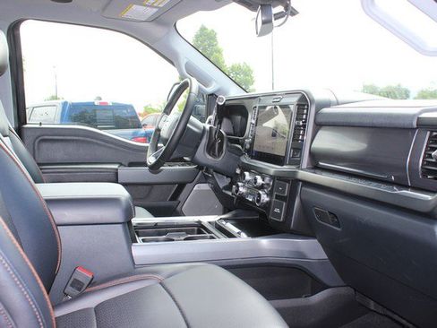 Used 2025 Ford F350 Lariat w/ Lariat Ultimate Package AWD/4WD image 11