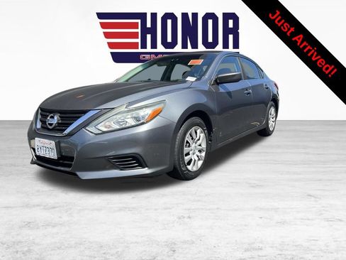 Used 2016 Nissan Altima 2.5 S w/ Power Driver Seat Package FWD image 2