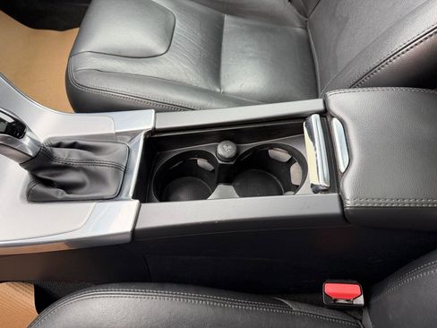 Used 2018 Volvo V60 T5 Cross Country w/ Convenience Package image 31