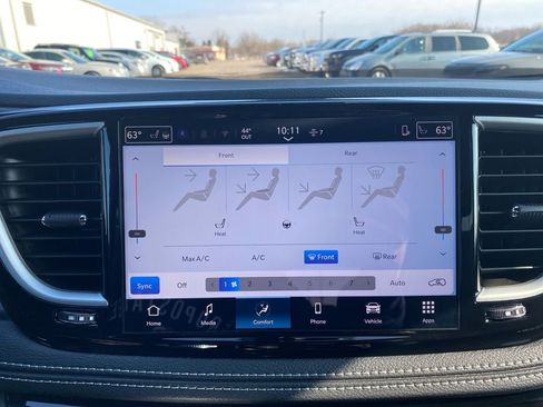 New 2026 Chrysler Pacifica Select image 24